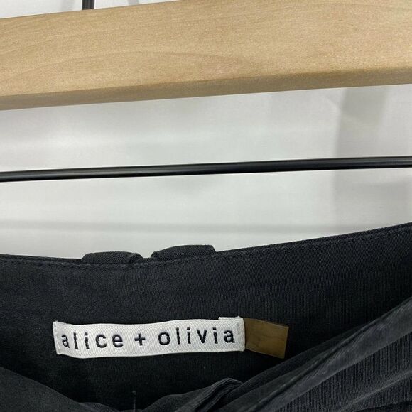 Alice + Olivia Butterfly Shorts Silk - Picture 4 of 7